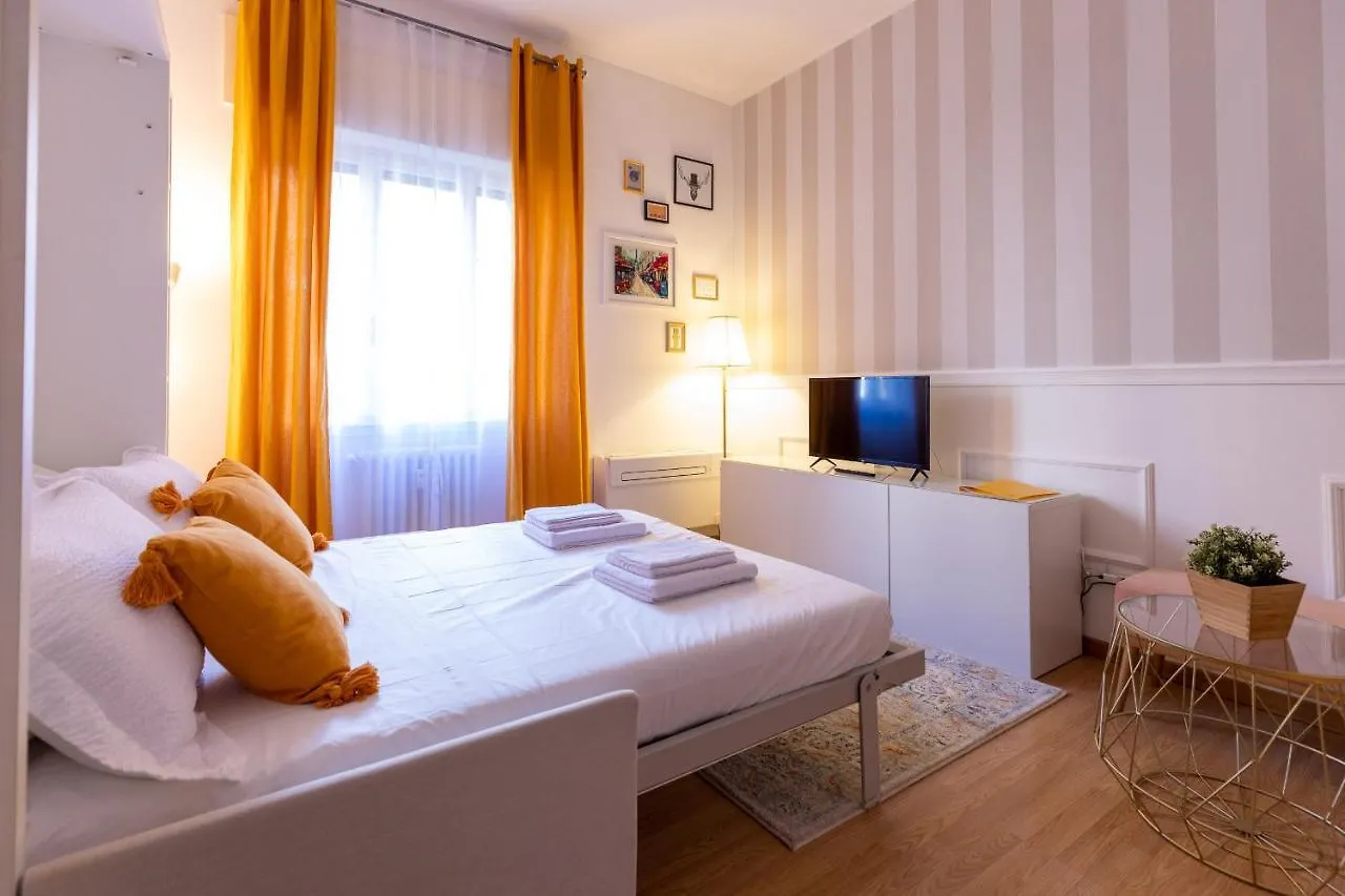 Piccola Parigi Design Apartment Milano 0*, Milan Italy