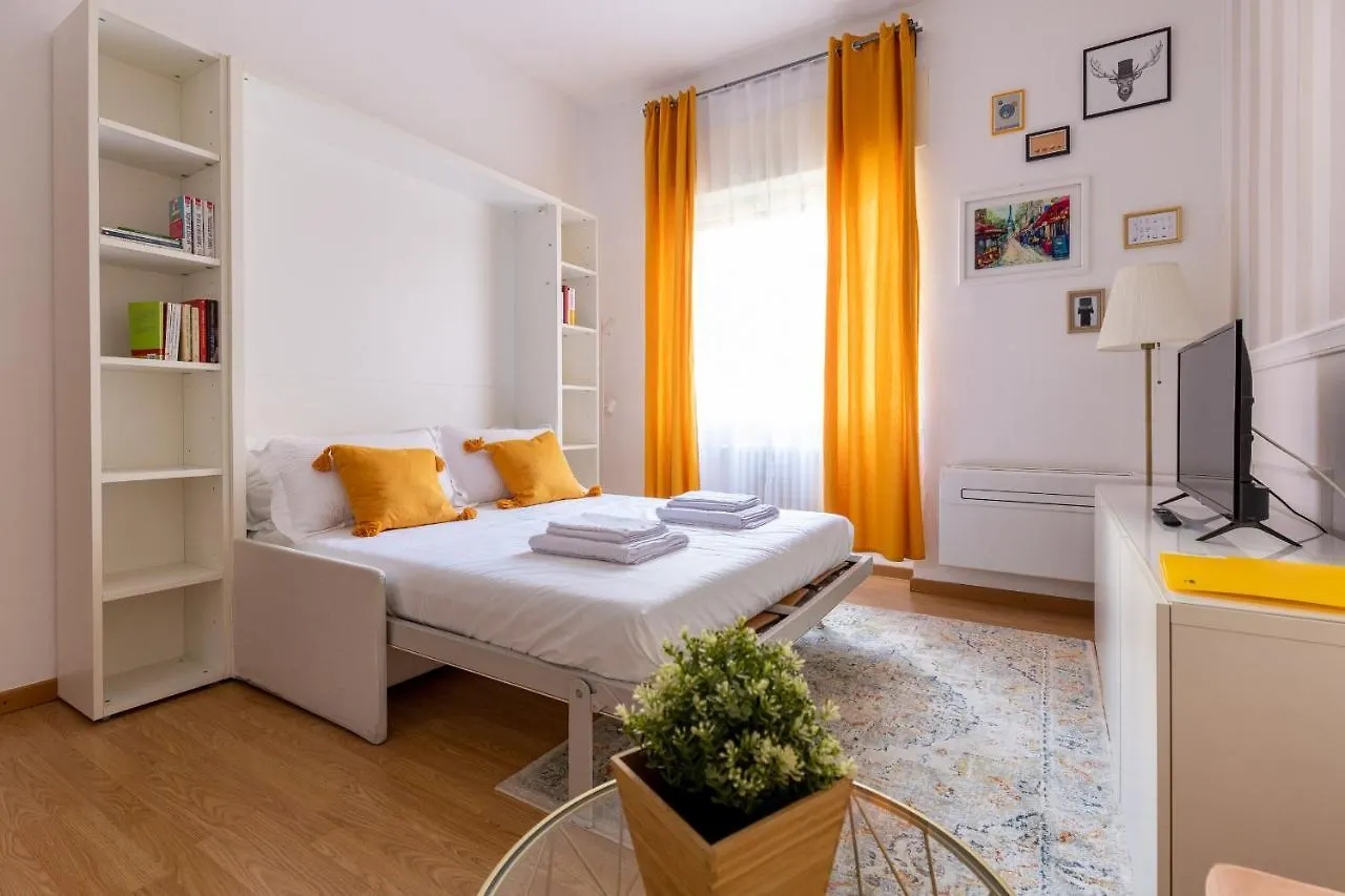 Piccola Parigi Design Apartment Milano  Milan