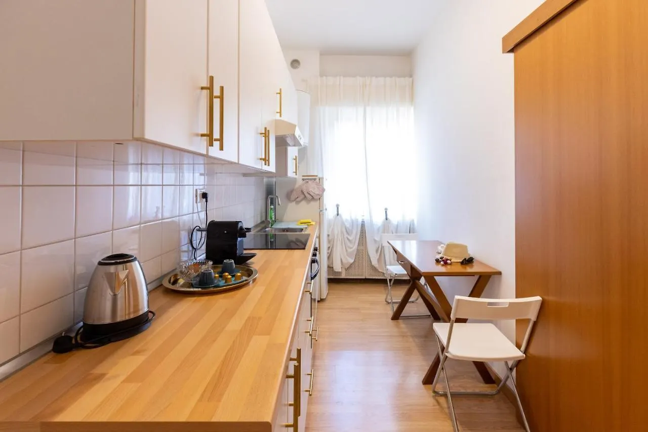 Piccola Parigi Design Apartment Milano  Milan