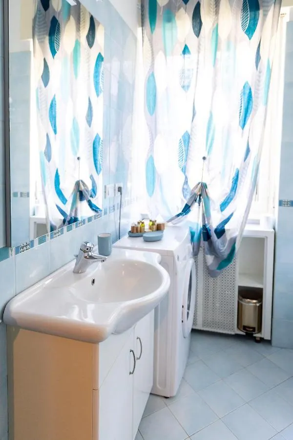Piccola Parigi Design Apartment Milano 0*, Milan