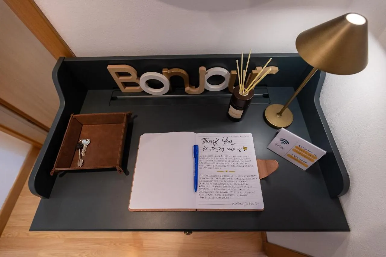 Piccola Parigi Design Apartment Milano 0*, Milan Italy