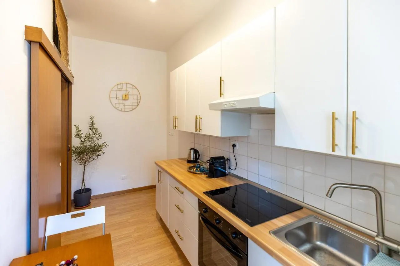 Piccola Parigi Design Apartment Milano Italy