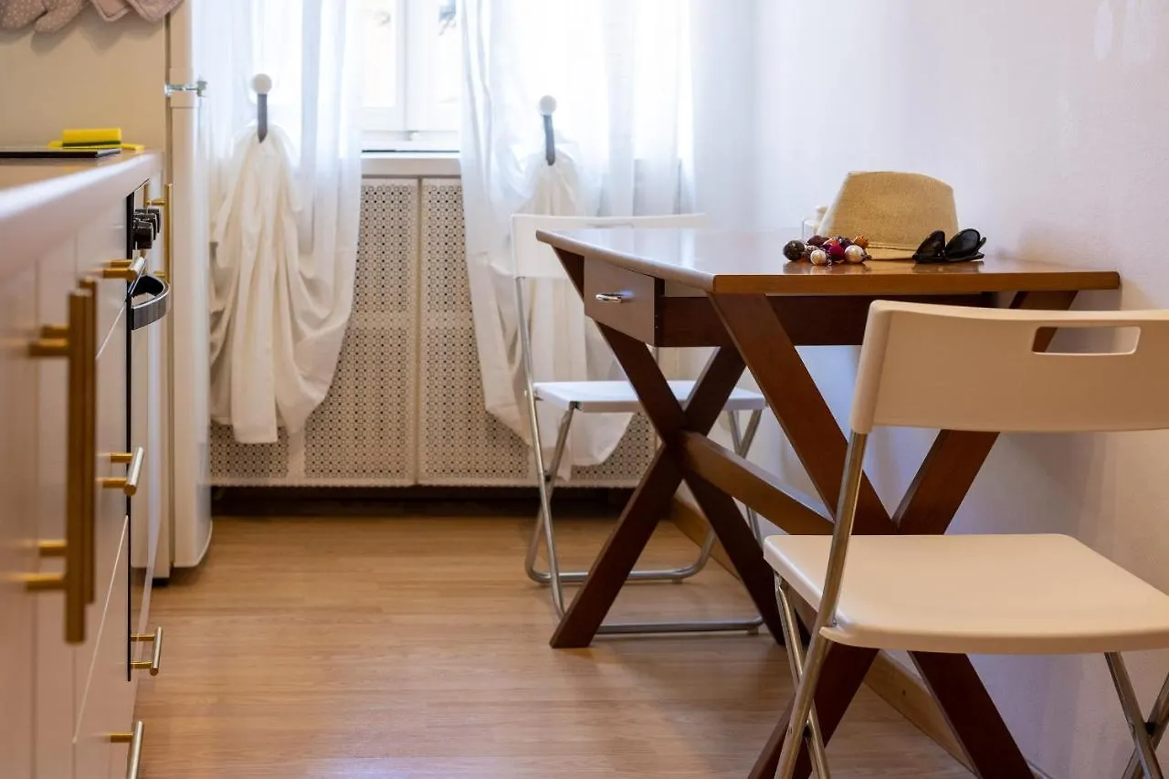 Piccola Parigi Design Apartment Milano Italy