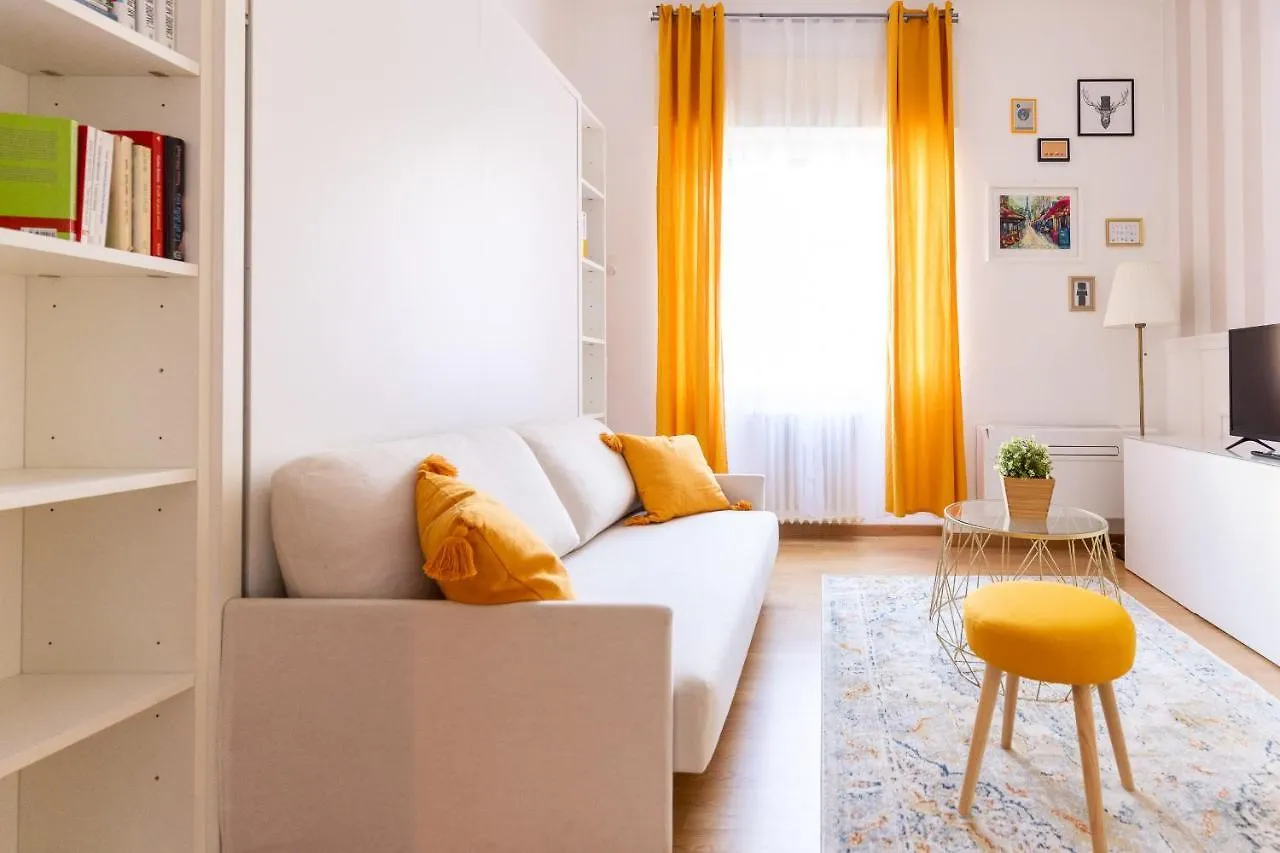 Piccola Parigi Design Apartment Milano 0*, Milan
