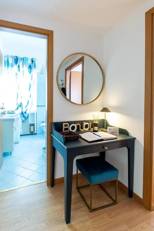 Piccola Parigi Design Apartment Milano 0*,
